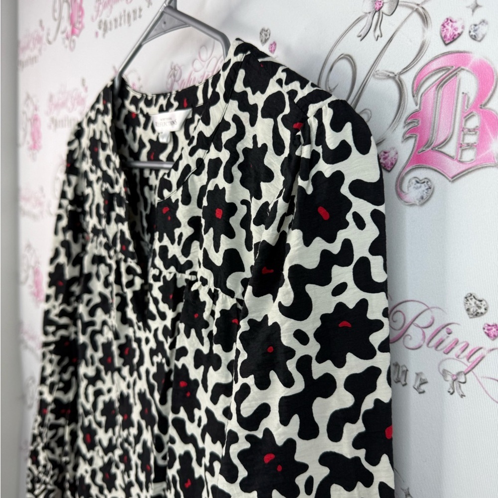 Northern Reflections long sleeve abstract, floral Black and White Floral Blouse - Picture 3 of 13